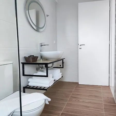 Pagani Blue - Luxury Maisonette B4 *