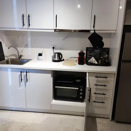 Pagani Blue - Luxury Maisonette B4