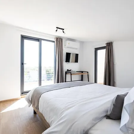 Pagani Blue - Luxury Maisonette B4 Apartment