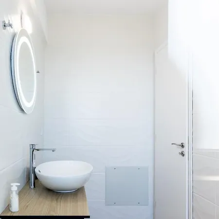 Pagani Blue - Luxury Maisonette B4 *