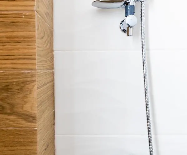 Pagani Blue - Luxury Maisonette B4 *