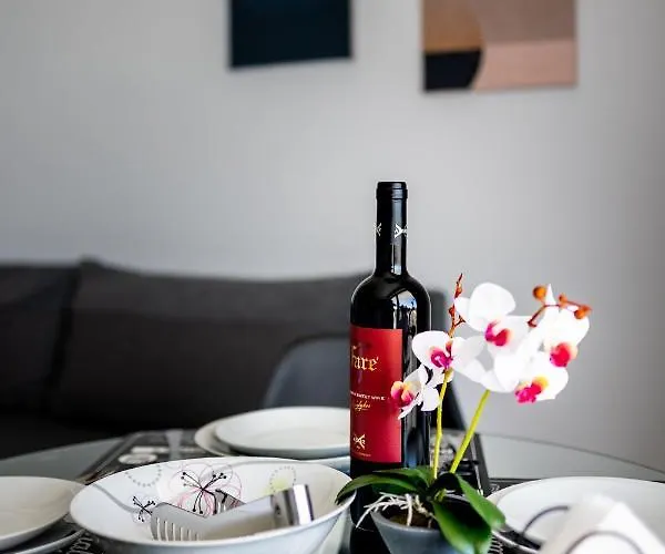 Pagani Blue - Luxury Maisonette B4 公寓