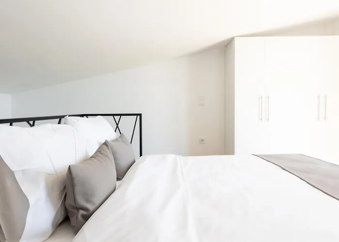 Pagani Blue - Luxury Maisonette B4 公寓